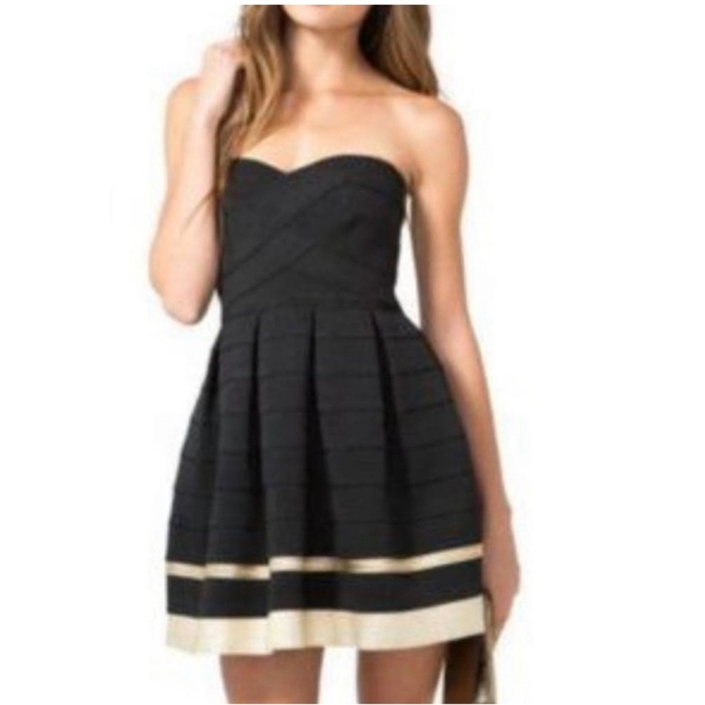 Sans Souci Holly Go Lightly strapless dress. Size medium